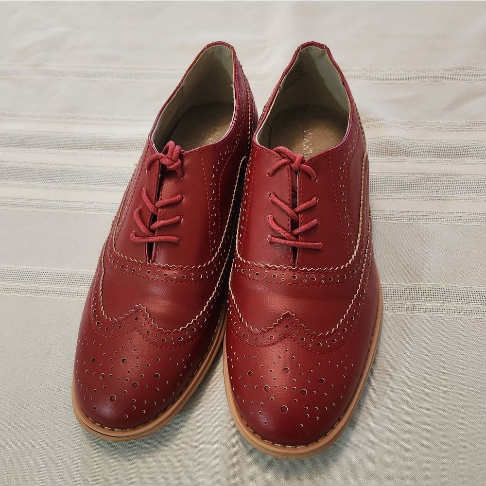 Wanted Womens Red Oxford Shoes Sz 10